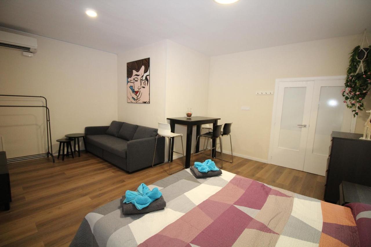 Urgel Habitaciones Barcelona Exteriör bild