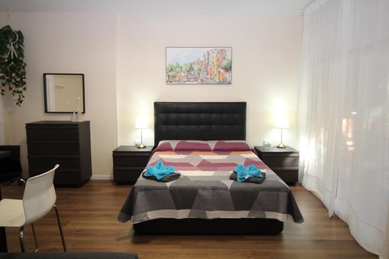 Urgel Habitaciones Barcelona Exteriör bild