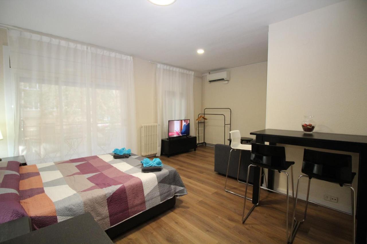 Urgel Habitaciones Barcelona Exteriör bild